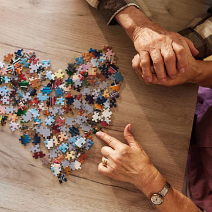 What Makes Jigsaw Puzzles the Perfect Relaxing Activity for Couples?